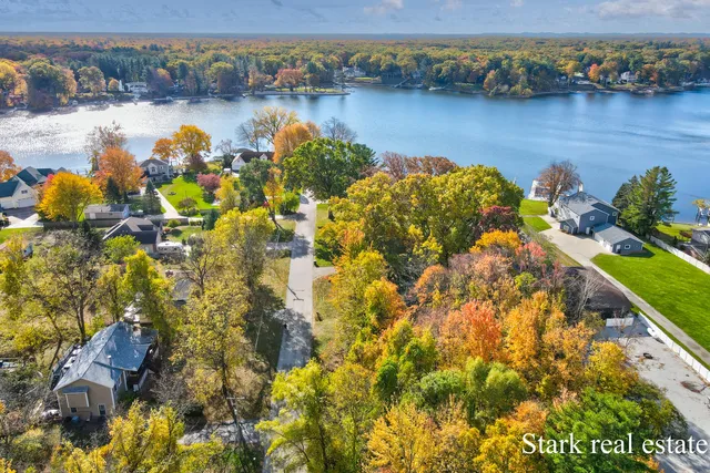 $550,000 | 275 South 8th Avenue, Fruitport, MI 49415