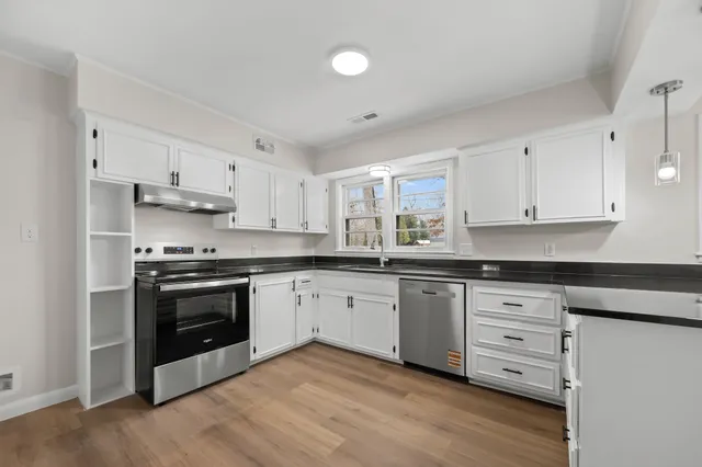 $449,900 | 1003 Pickett Drive, Tullahoma, TN 37388