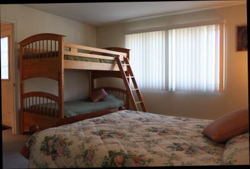 227 Main Street, Unit 201 Lincoln, NH 03251 - Photo 7 of 15
