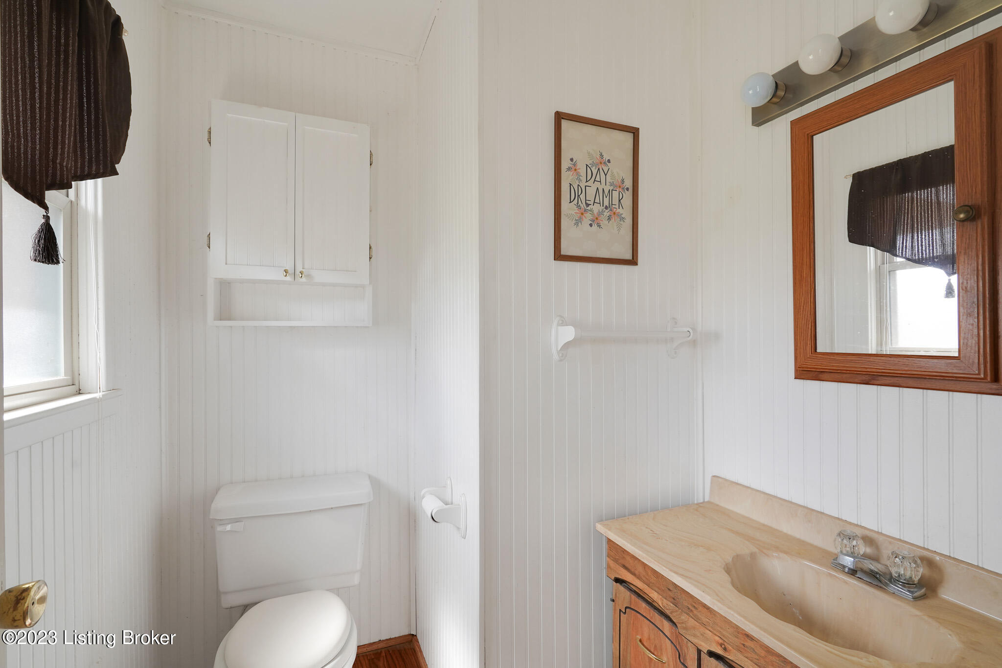 4410 Lambert Road Louisville, KY 40219 - Photo 16 of 39 20-DSC05913