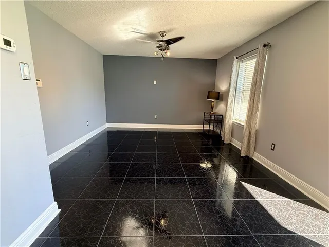 $1,000 | 2201 Houma Boulevard, Unit 108, Metairie, LA 70001