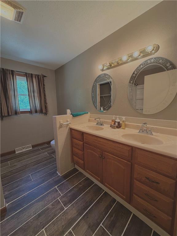 14701 Tillman Road Smithville, MO 64089 - Photo 14 of 35