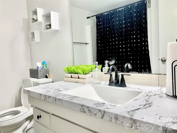 $1,250 | 500 Umstead Drive, Chapel Hill, NC 27516