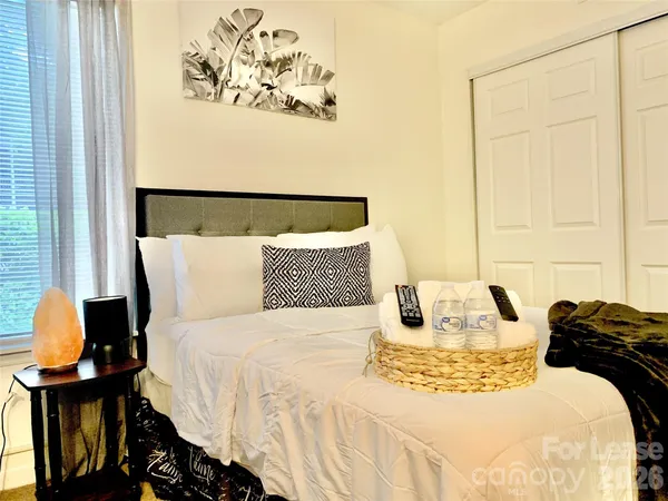 $1,250 | 500 Umstead Drive, Chapel Hill, NC 27516