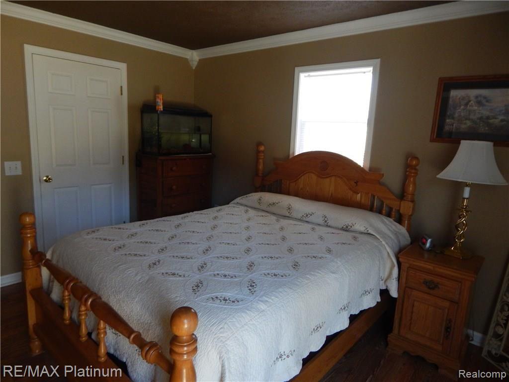 21925 Dickinson Road New Boston, MI 48164 - Photo 37 of 63 Gallery Image 37