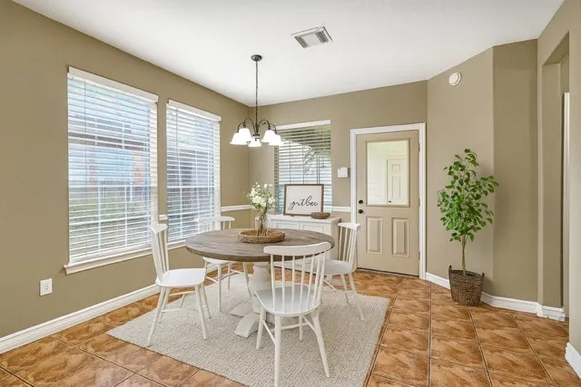 $2,400 | 38 Ginger Jar Street, The Woodlands, TX 77382