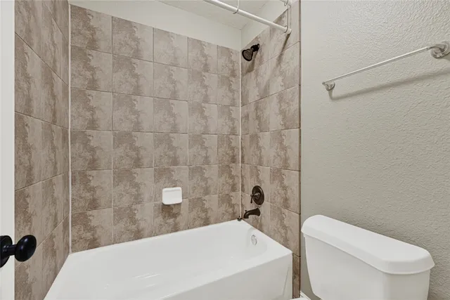 $2,400 | 38 Ginger Jar Street, The Woodlands, TX 77382