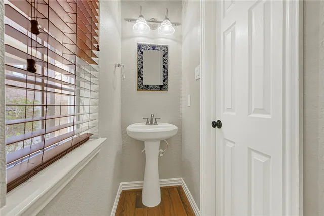 $2,400 | 38 Ginger Jar Street, The Woodlands, TX 77382