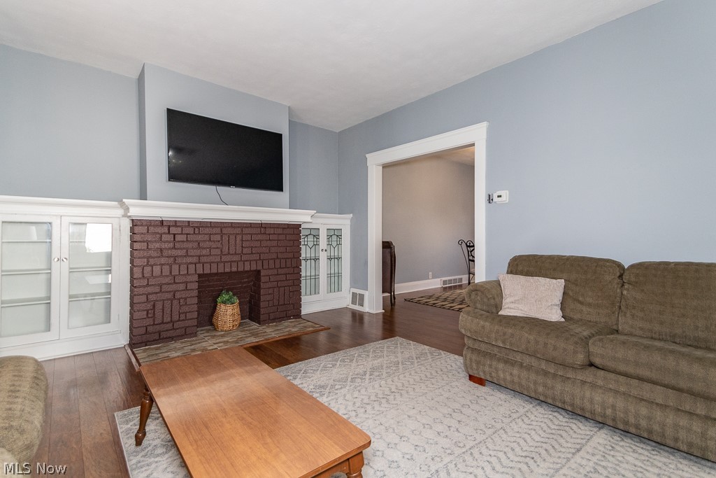 3265 Berkeley Road Cleveland, OH 44118 - Photo 3 of 31