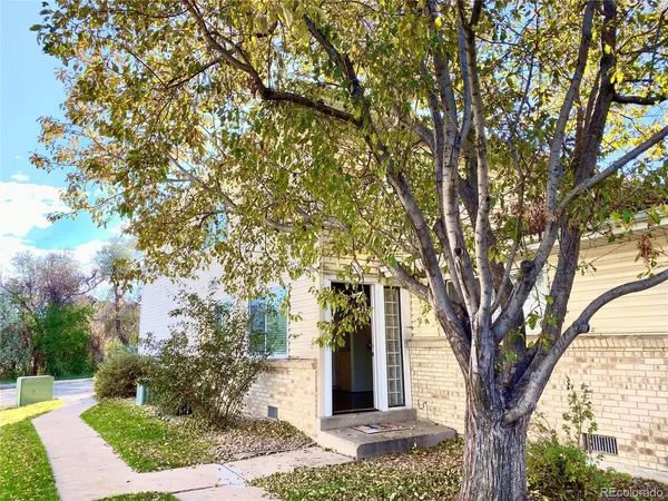 $1,695 | 9255 East Lehigh Avenue, Unit 223, Denver, CO 80237