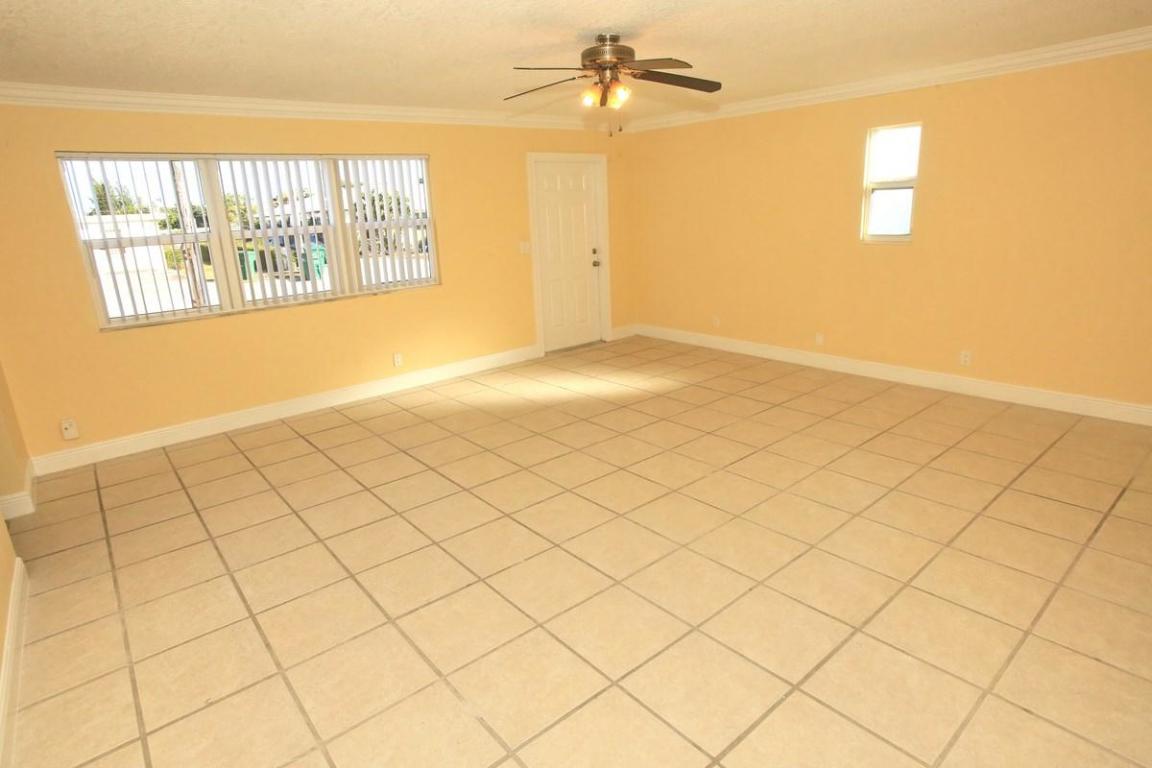 749 West 7th Street Riviera Beach, FL 33404 - Photo 3 of 9 20161011144827812090000000-o