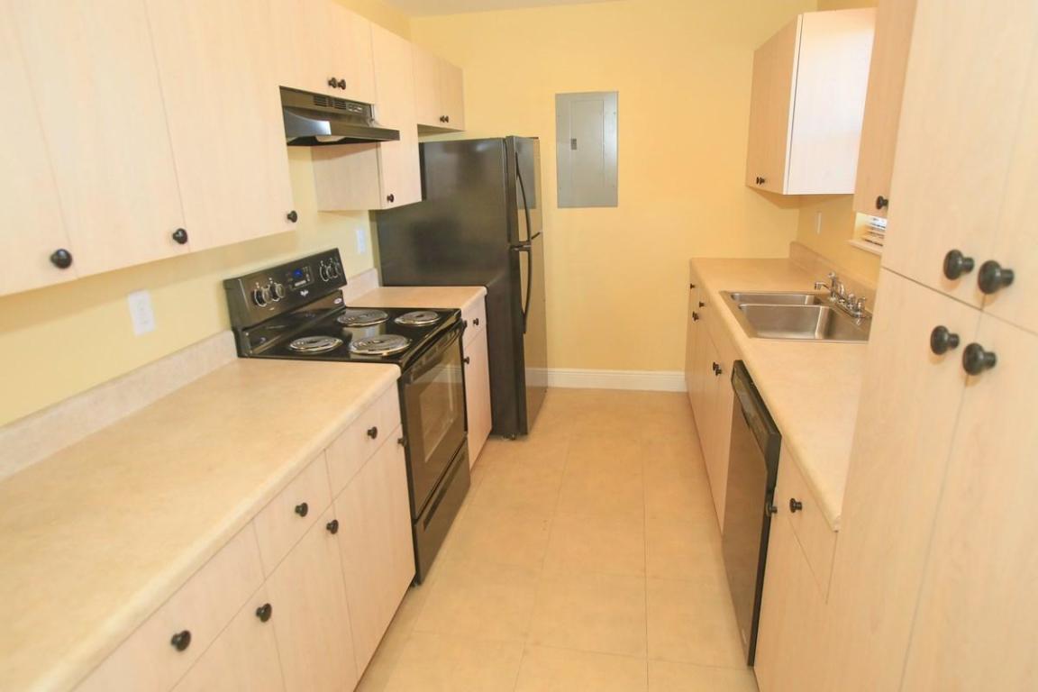 749 West 7th Street Riviera Beach, FL 33404 - Photo 4 of 9 20161011144825616488000000-o
