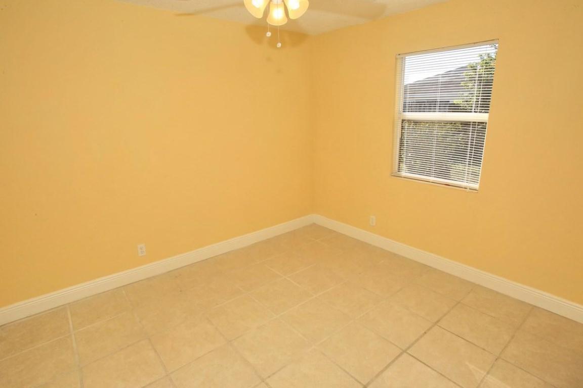 749 West 7th Street Riviera Beach, FL 33404 - Photo 5 of 9 20161011144831222105000000-o