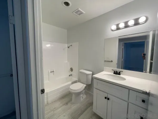 $2,690 | 702 R Avenue, National City, CA 91950