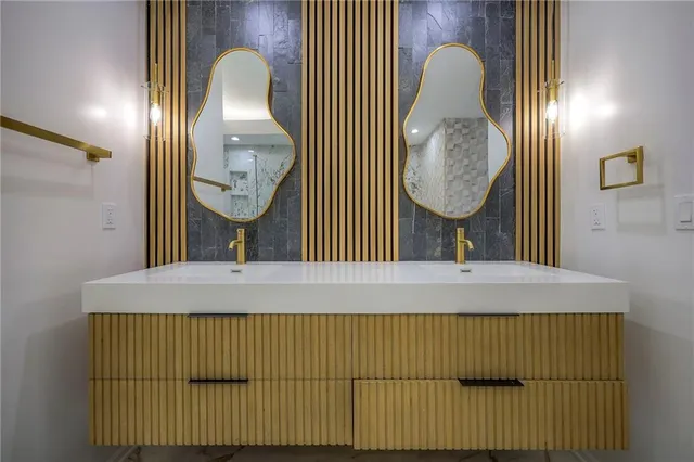 $539,900 | 2118 Northwest 81 Court, Kansas City, MO 64151