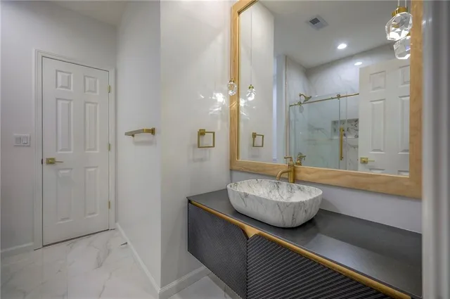 $539,900 | 2118 Northwest 81 Court, Kansas City, MO 64151