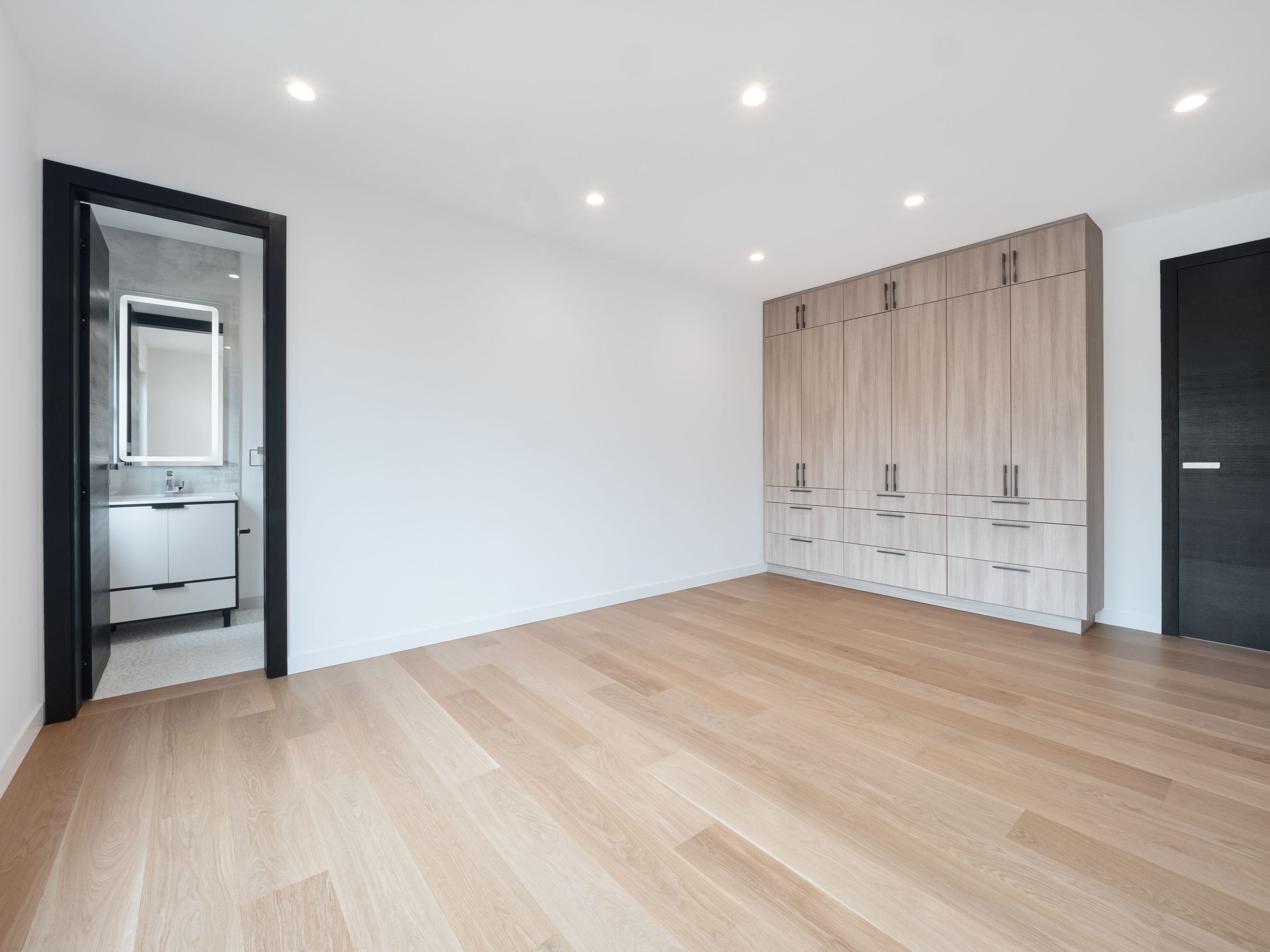 406 Toppings Path Sagaponack, NY 11932 - Photo 15 of 21 Guest Bedroom Ensuite