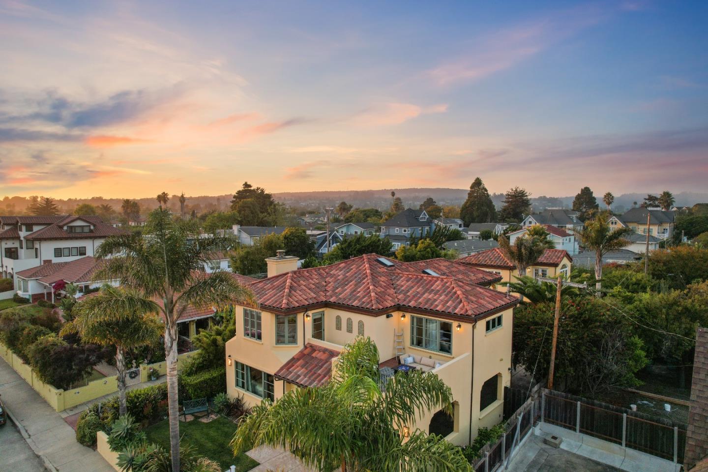 116 Monterey Street Santa Cruz, CA 95060 - Photo 5 of 61