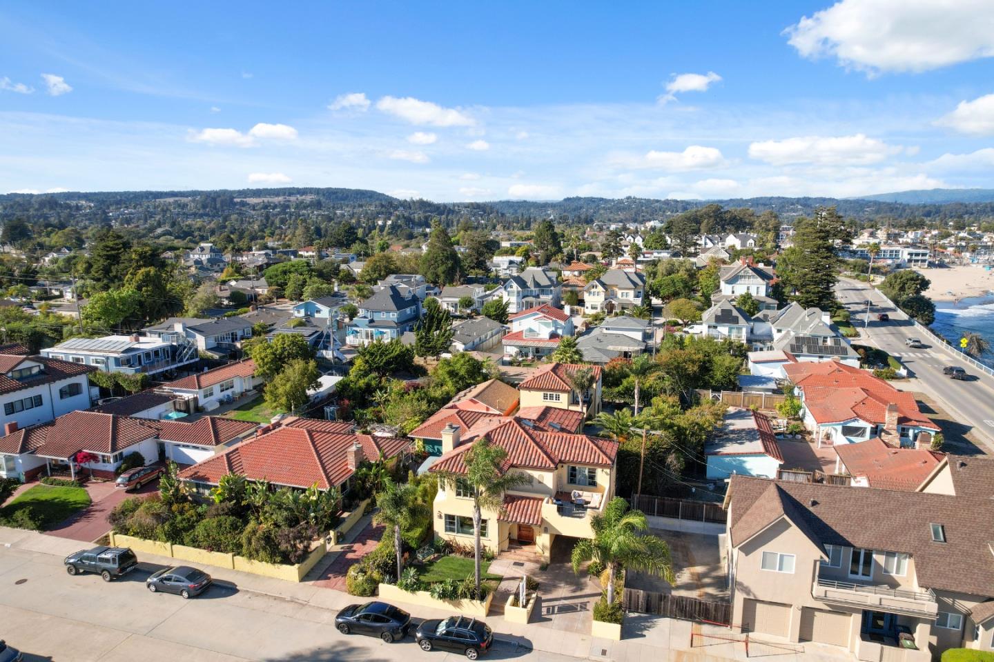 116 Monterey Street Santa Cruz, CA 95060 - Photo 54 of 61 an aerial view of residential houses with outdoor space