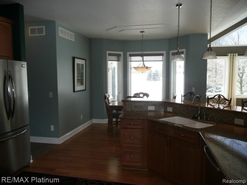 Kitchen to Dinette