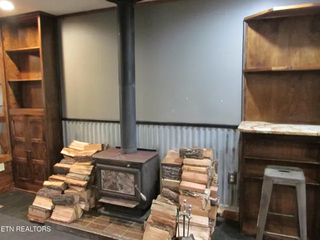 $489,900 | 1042 Old Oliver Road, Walland, TN 37886