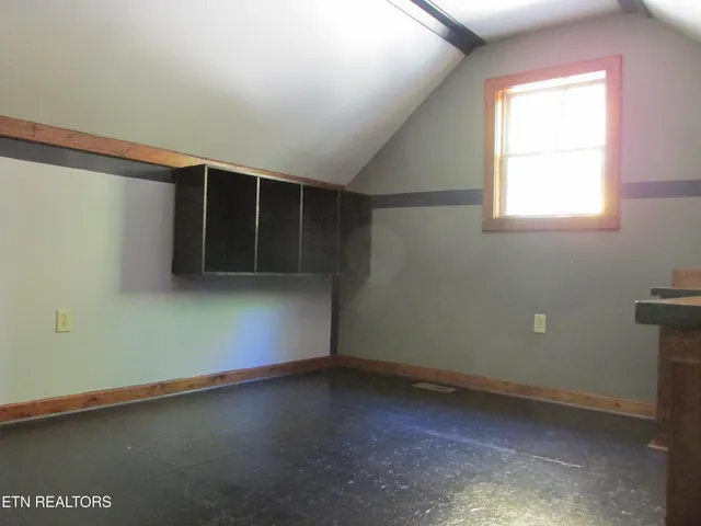 $489,900 | 1042 Old Oliver Road, Walland, TN 37886