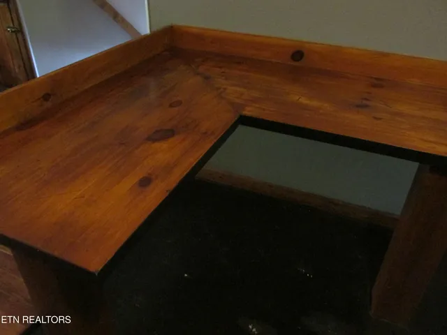 $489,900 | 1042 Old Oliver Road, Walland, TN 37886