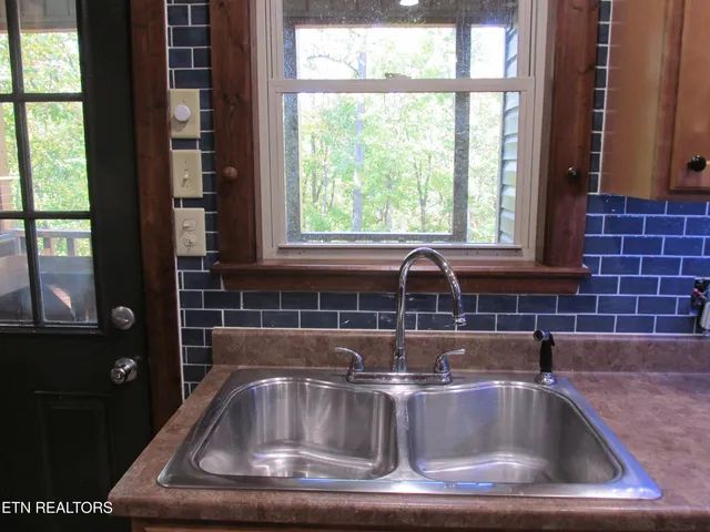 $489,900 | 1042 Old Oliver Road, Walland, TN 37886