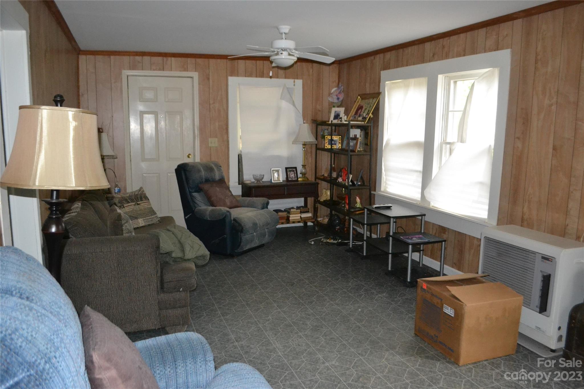 147 Gabriel Street Rutherfordton, NC 28139 - Photo 11 of 29 a living room with furniture and a window