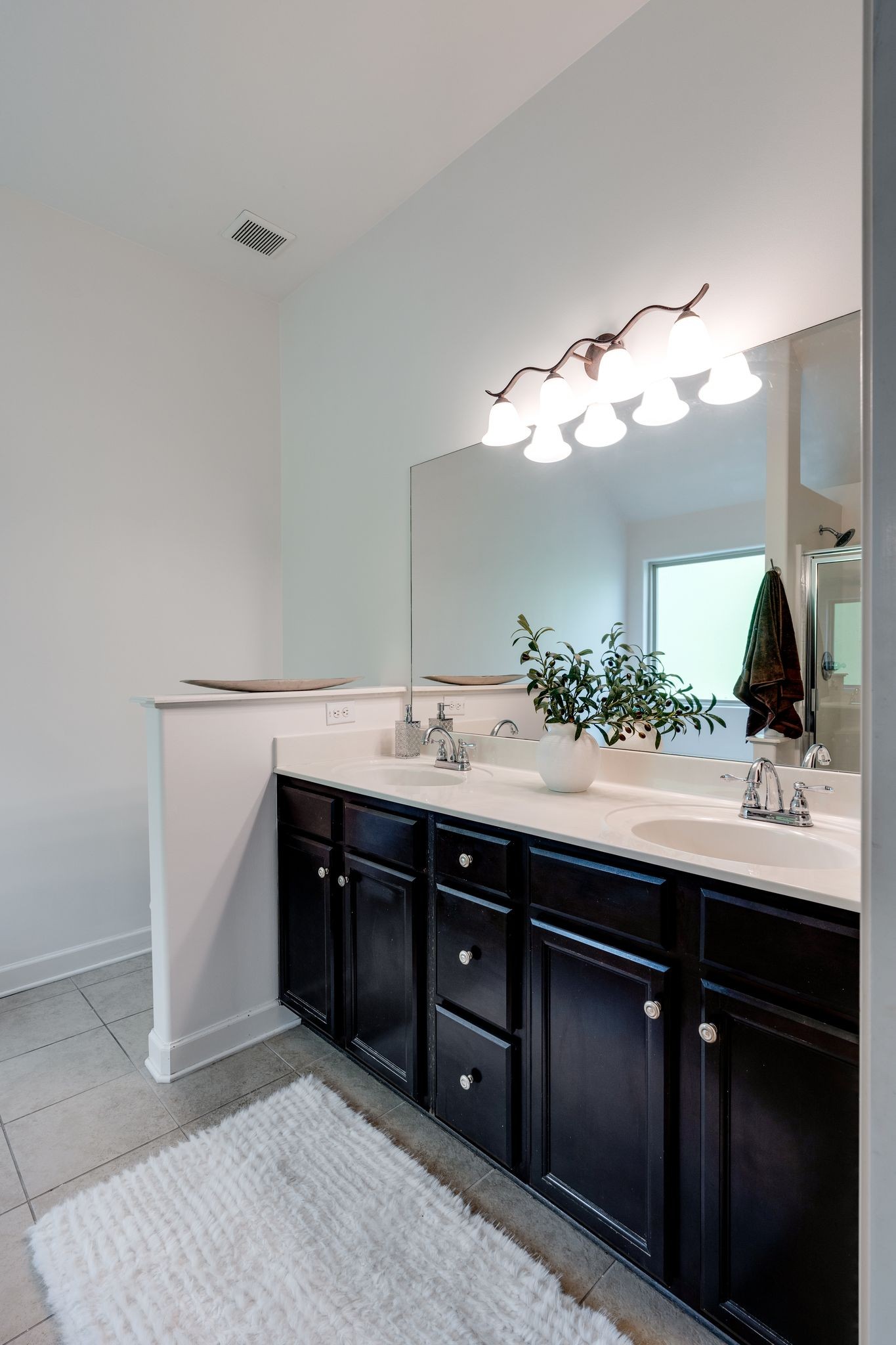 976 Legacy Park Road Mount Juliet, TN 37122 - Photo 15 of 33 Primary bath off the primary bedroom - dual sinks