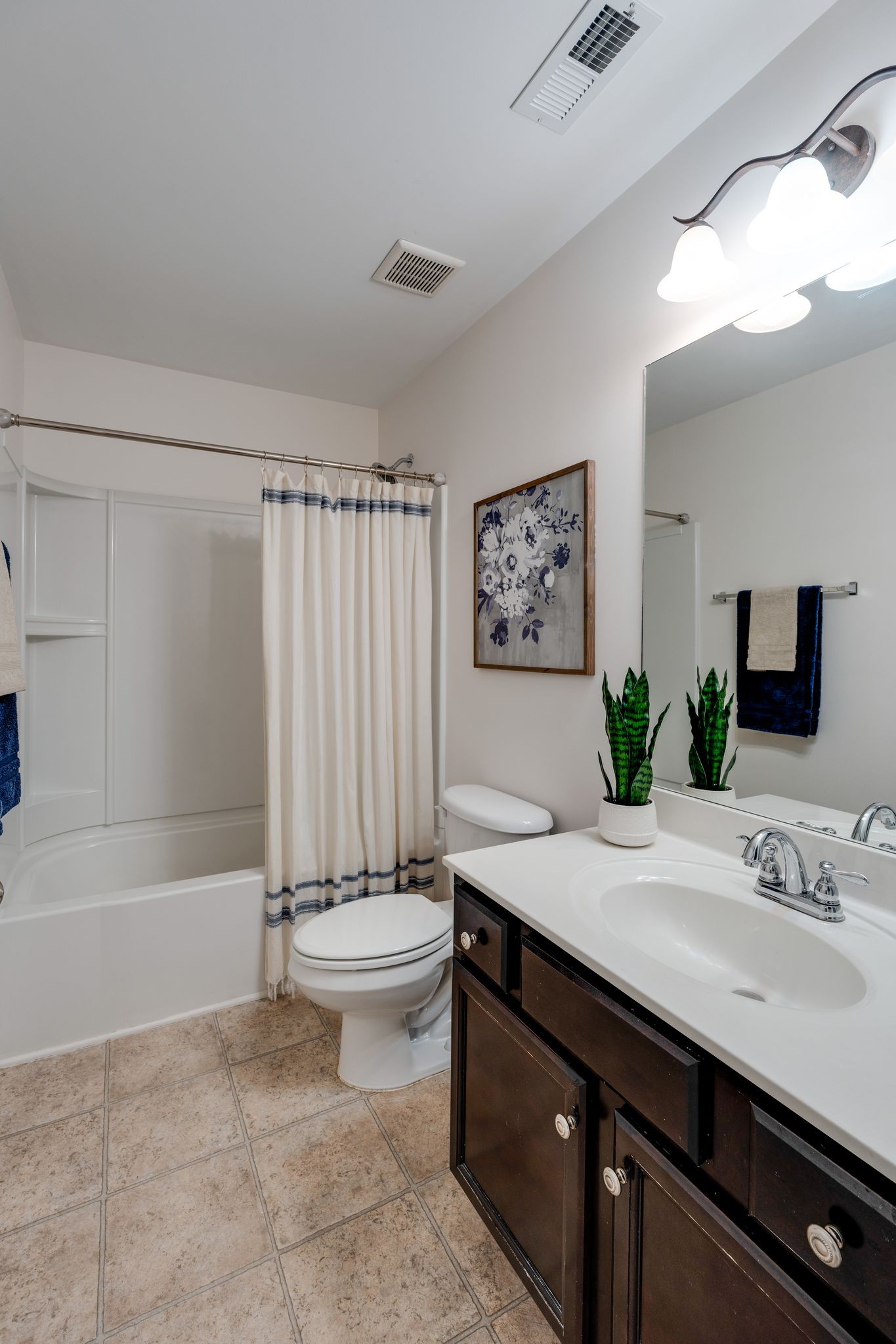 976 Legacy Park Road Mount Juliet, TN 37122 - Photo 20 of 33 Shared/guest full bath upstairs
