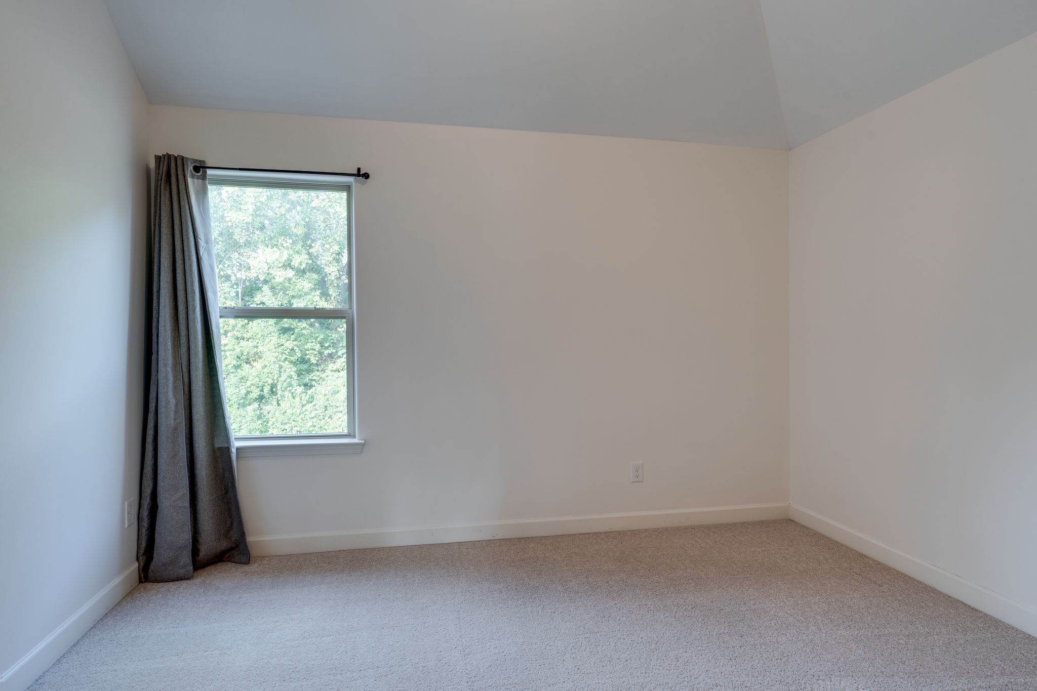 976 Legacy Park Road Mount Juliet, TN 37122 - Photo 24 of 33 Bedroom 3 - rear right in layout