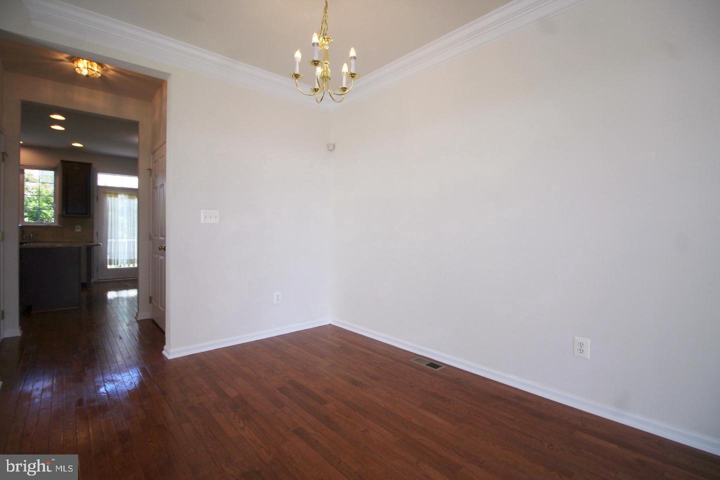 25073 Riding Center Drive Chantilly, VA 20152 - Photo 15 of 29 Gallery Image 15
