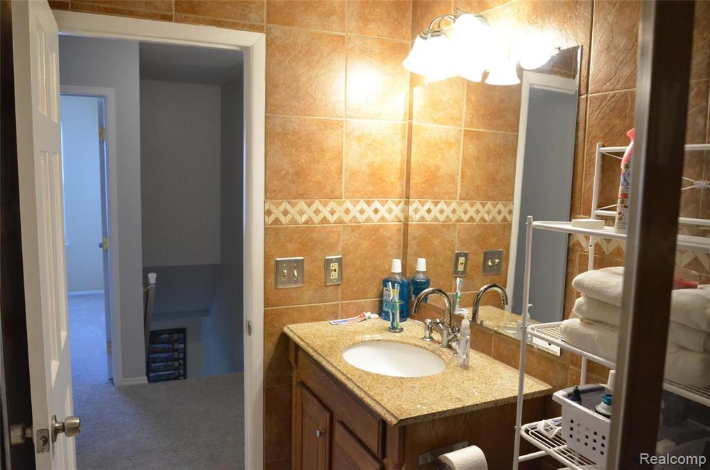 809 Burlington Road Canton, MI 48188 - Photo 19 of 31