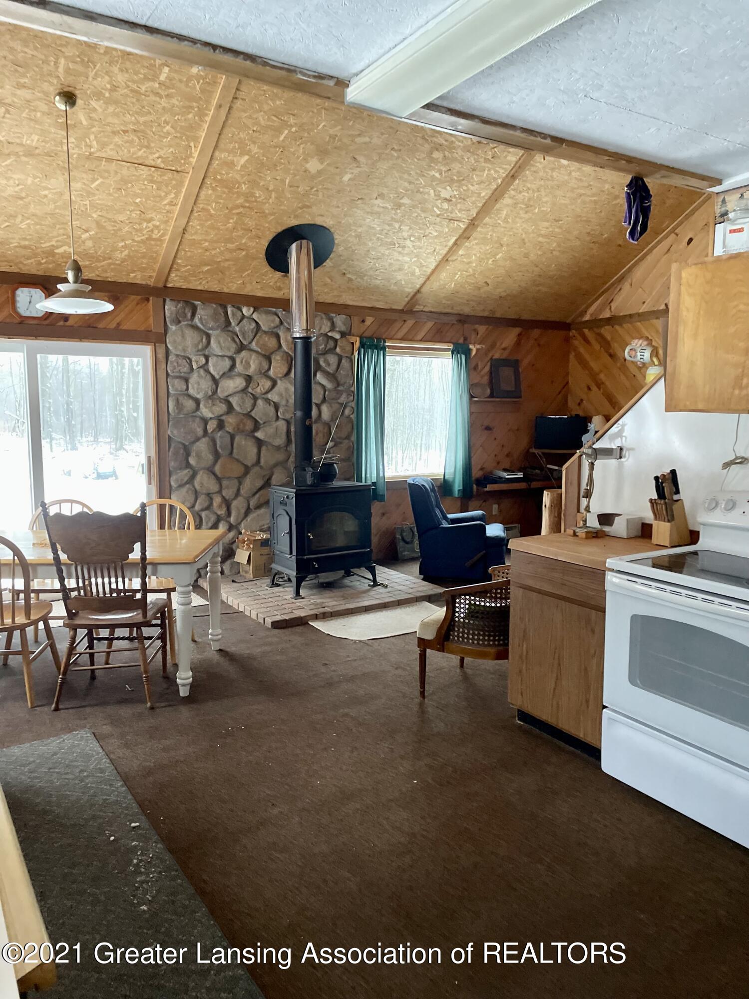 5211 North Blaisdell Road Merritt, MI 49667 - Photo 2 of 29 IMG-0448