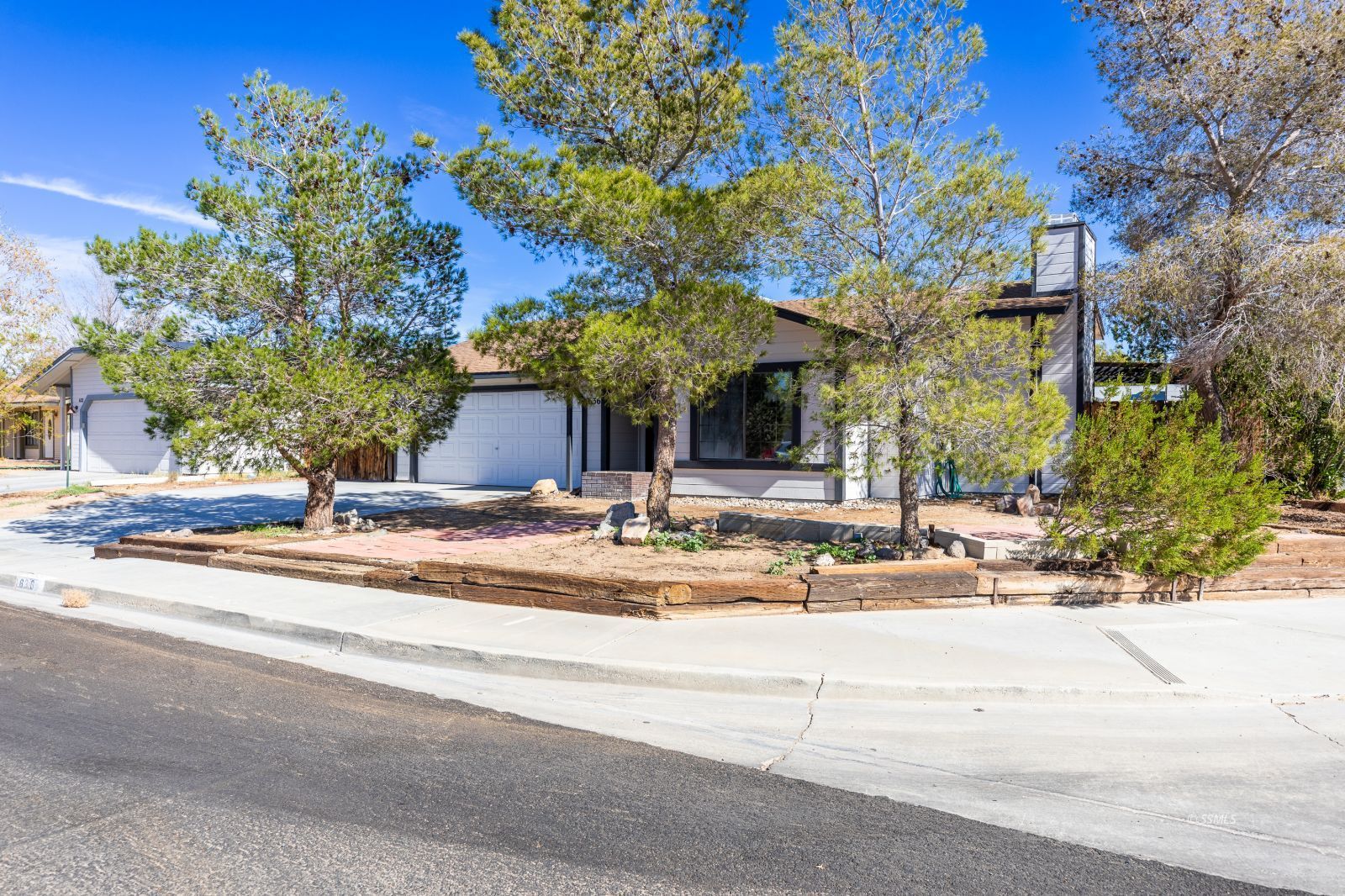 636 South Gordon Street Ridgecrest, CA 93555 - Photo 2 of 33