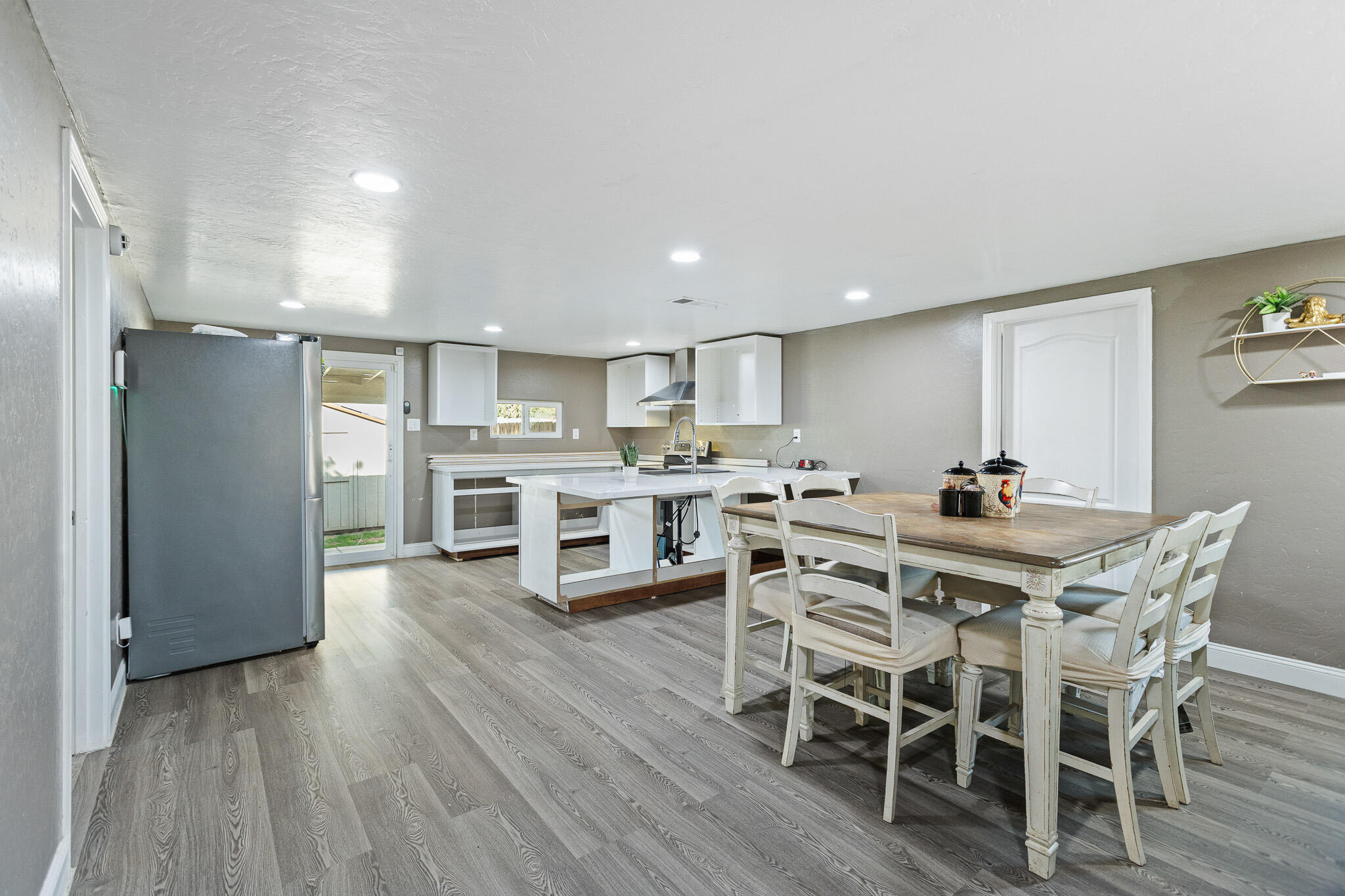 25769 Hypericum Road Visalia, CA 93292 - Photo 15 of 83 16 Dining Area
