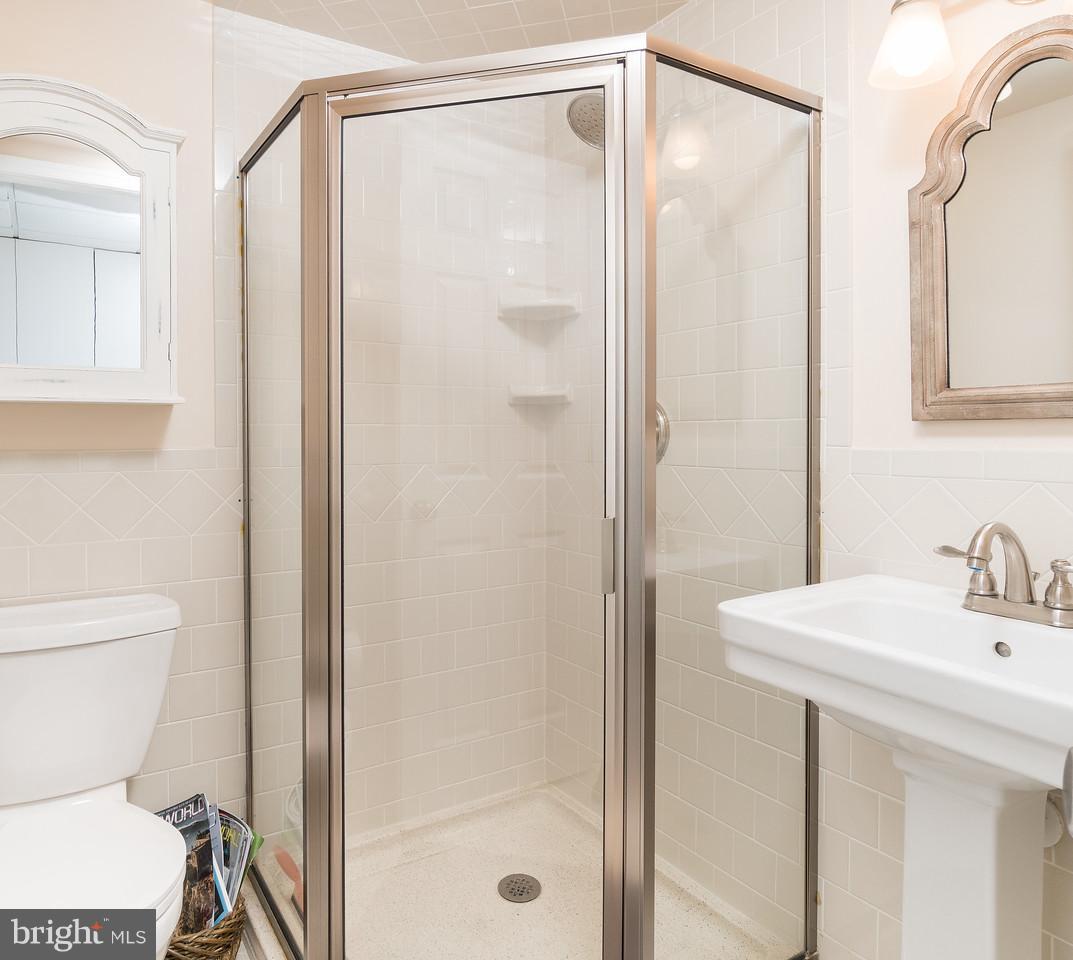 4415 Wynn Road Baltimore, MD 21236 - Photo 20 of 26 Bath