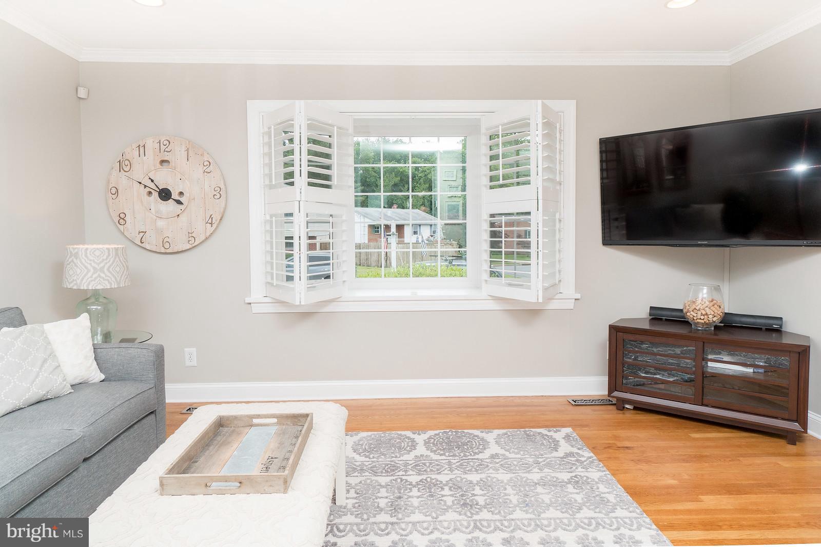 4415 Wynn Road Baltimore, MD 21236 - Photo 4 of 26 Living Room