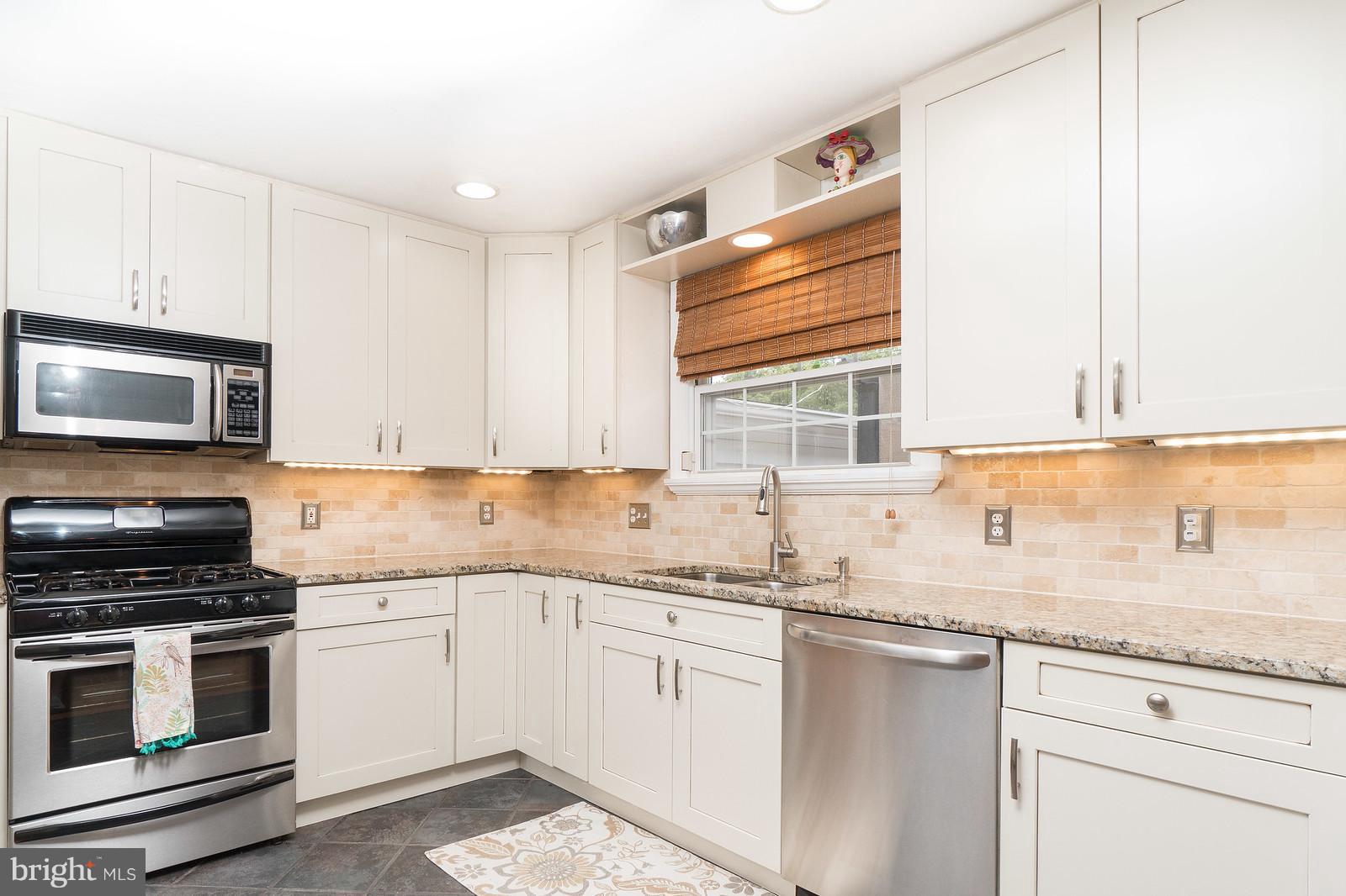 4415 Wynn Road Baltimore, MD 21236 - Photo 6 of 26 Kitchen