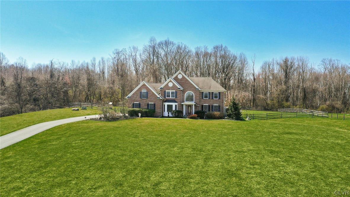 2768 Valley View Road Hellertown, PA 18055 - Photo 2 of 27