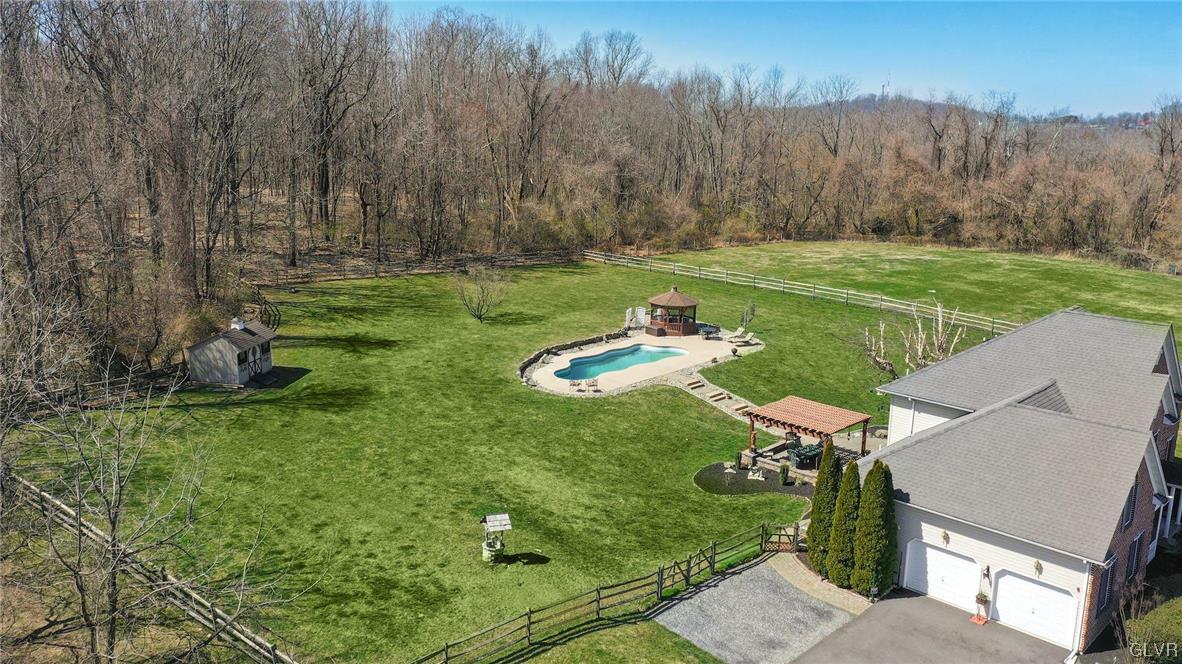 2768 Valley View Road Hellertown, PA 18055 - Photo 3 of 27