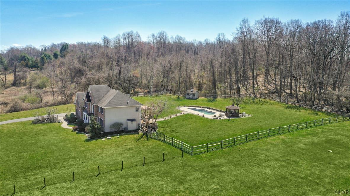 2768 Valley View Road Hellertown, PA 18055 - Photo 4 of 27