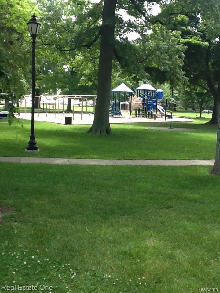 807 Hawthorne Road Grosse Pointe, MI 48236 - Photo 19 of 20 Great Parks In Walking Distance