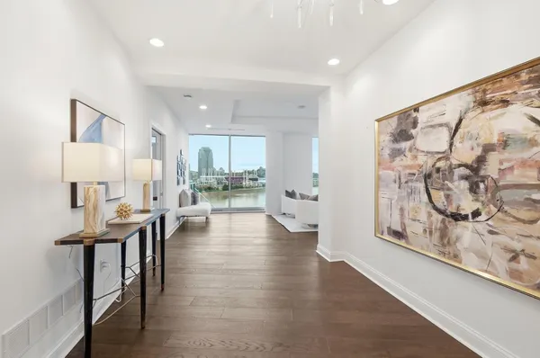 $2,195,000 | 1 Roebling Way, Unit 1002, Covington, KY 41011