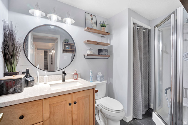 2139 Village Point Way Sandy, UT 84093 - Photo 27 of 35 Bathroom featuring a linen closet.