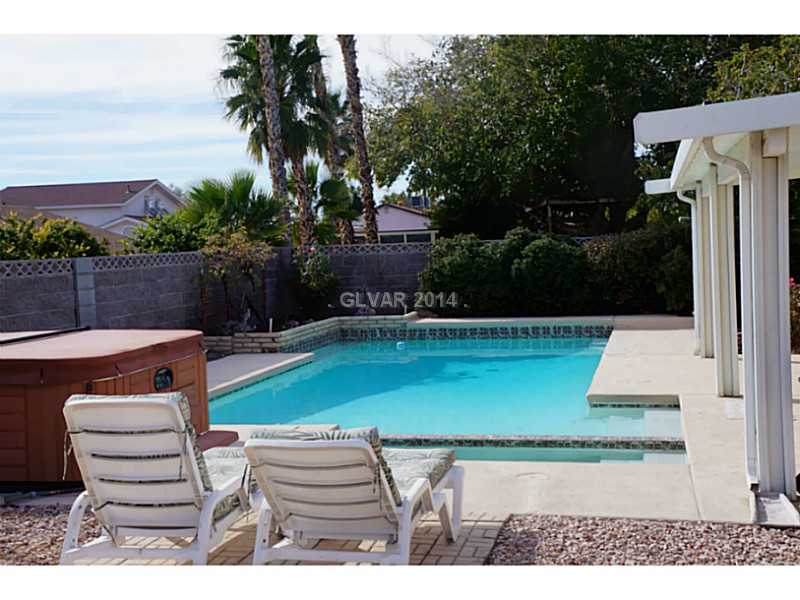 Swimming Pool/Hot Tub/Sauna.