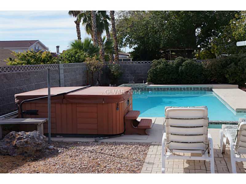 Swimming Pool/Hot Tub/Sauna.