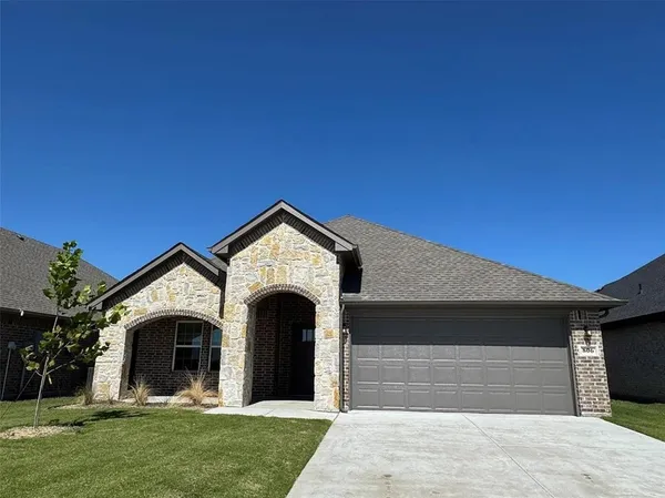 $1,800 | 806 Greyson Lane, Greenville, TX 75402