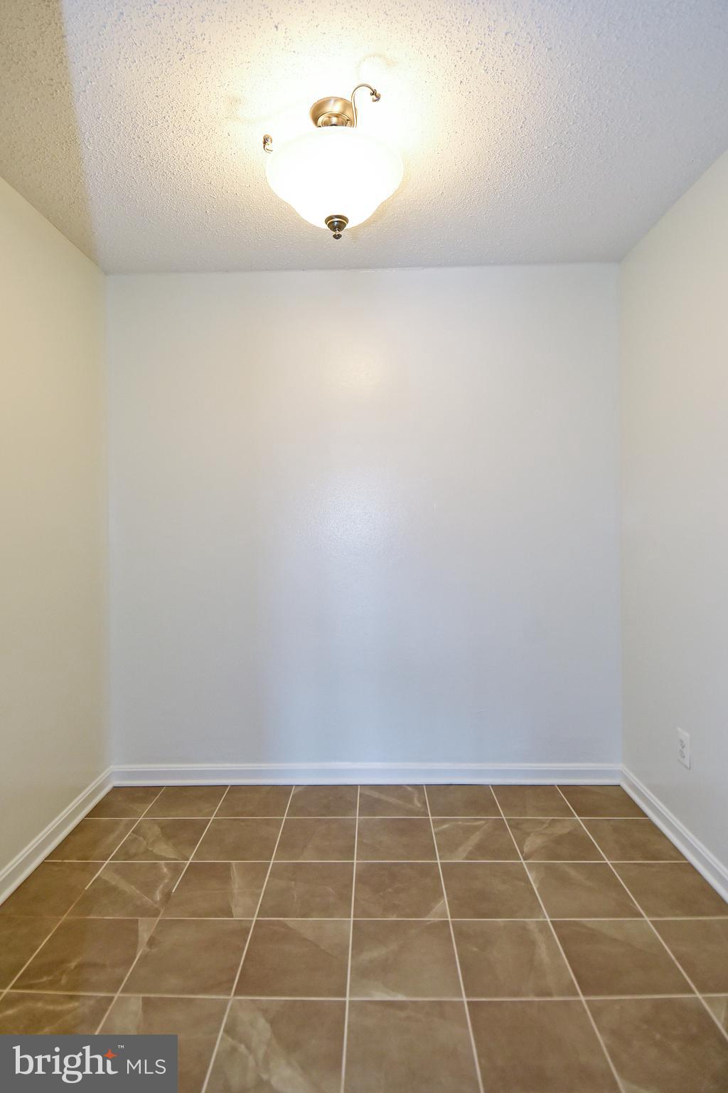 6101 Edsall Road, Unit 1706 Alexandria, VA 22304 - Photo 11 of 40 a view of a room